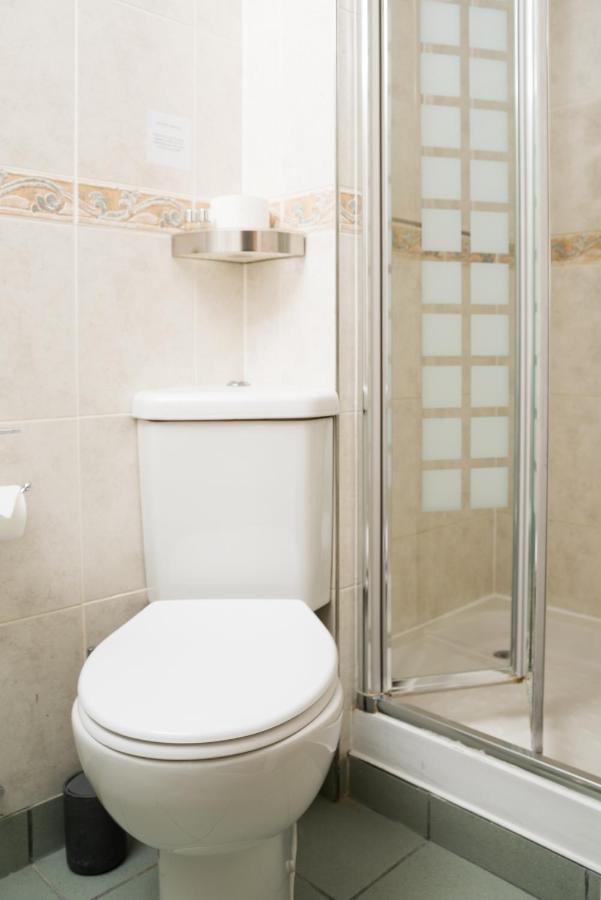 Hotel 63 London Bagian luar foto