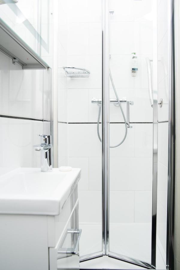 Hotel 63 London Bagian luar foto
