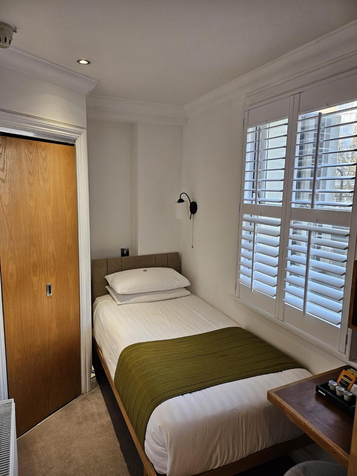 Hotel 63 London Bagian luar foto