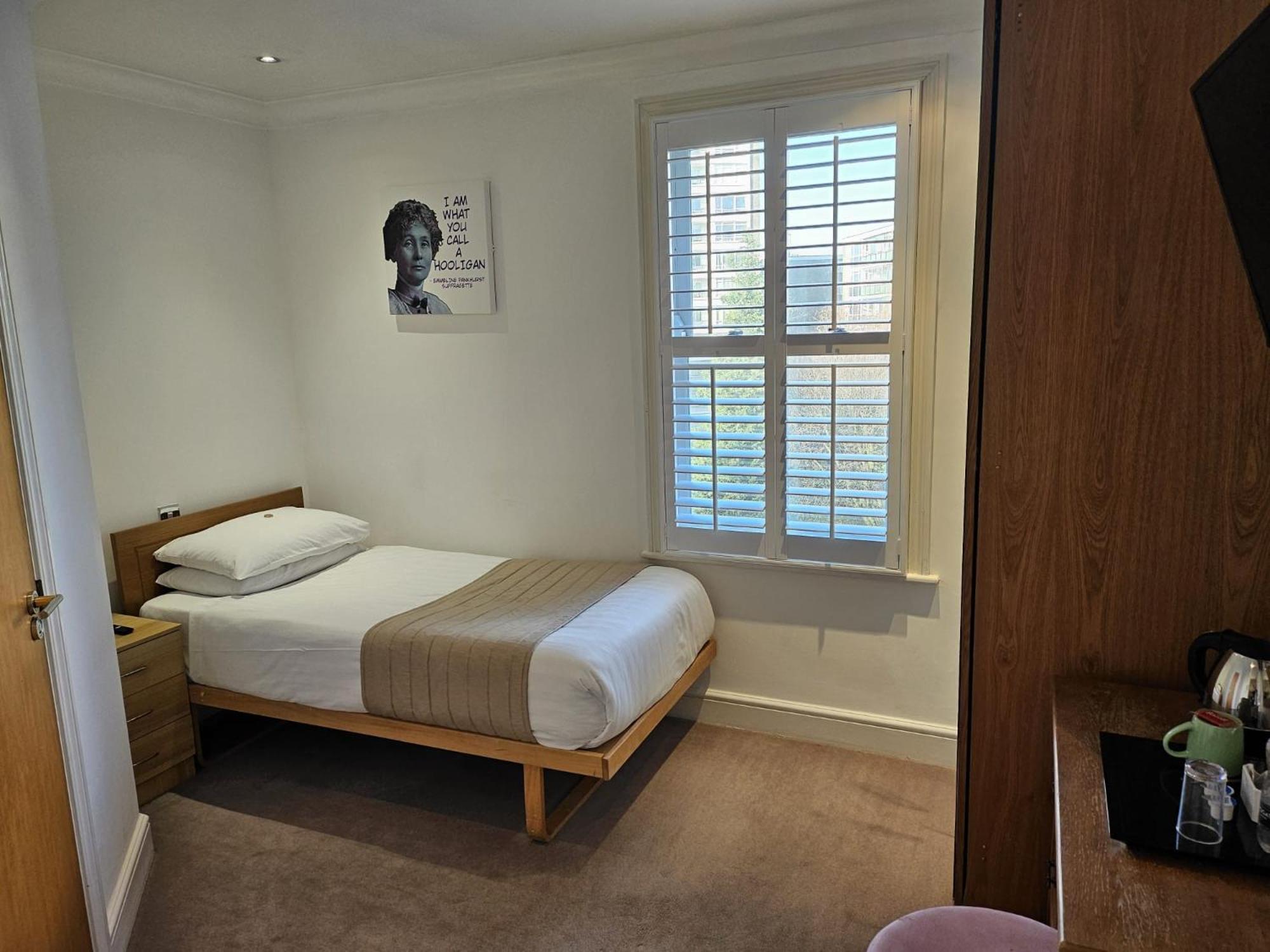 Hotel 63 London Bagian luar foto