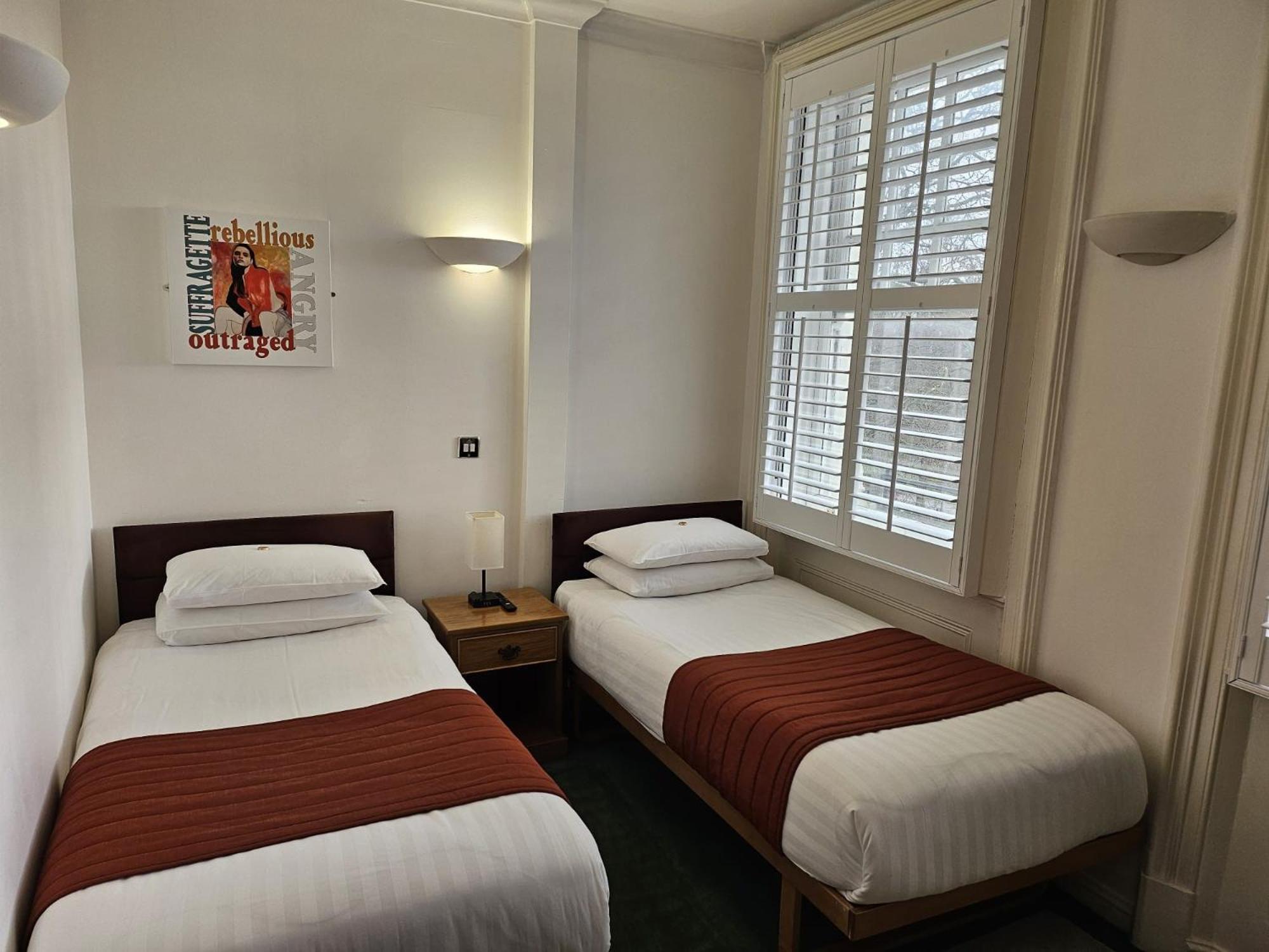 Hotel 63 London Bagian luar foto