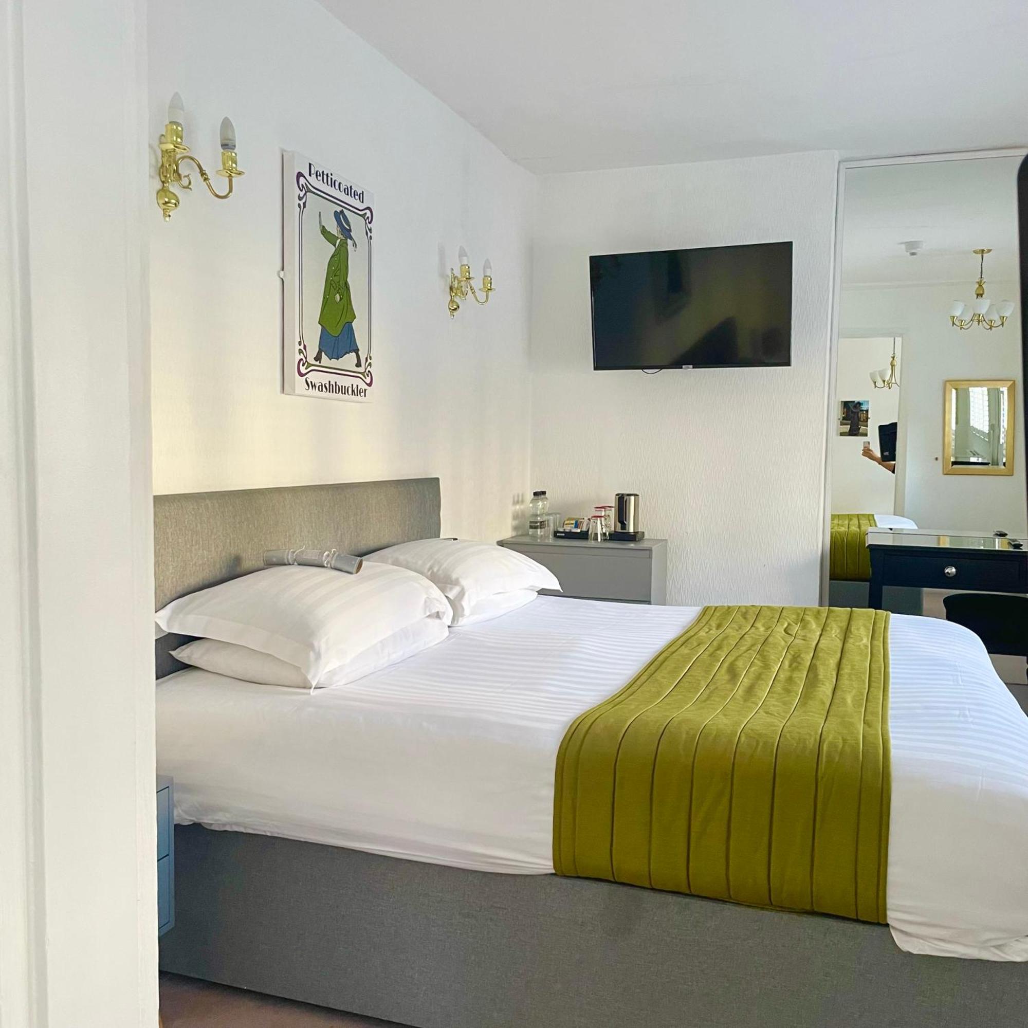 Hotel 63 London Bagian luar foto