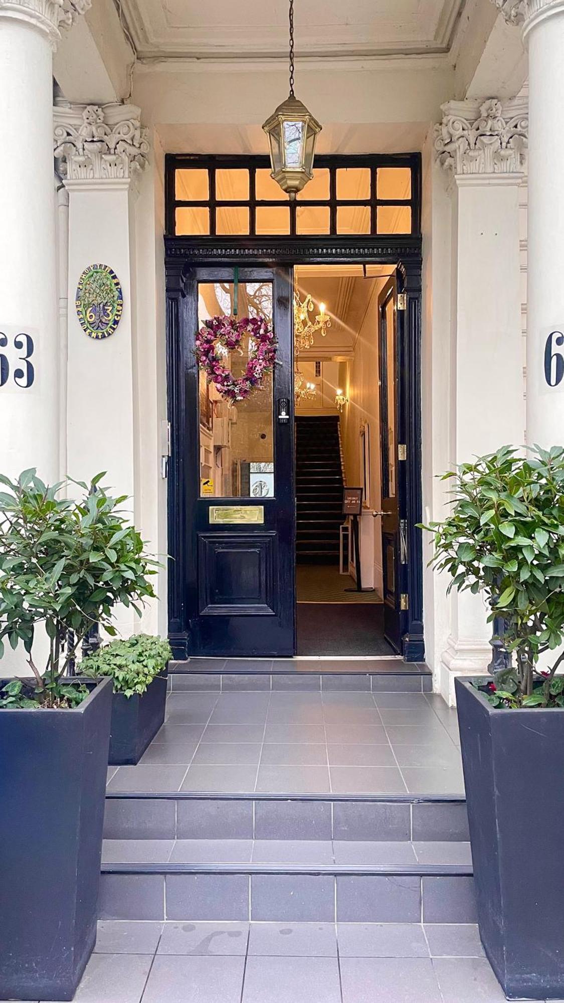 Hotel 63 London Bagian luar foto