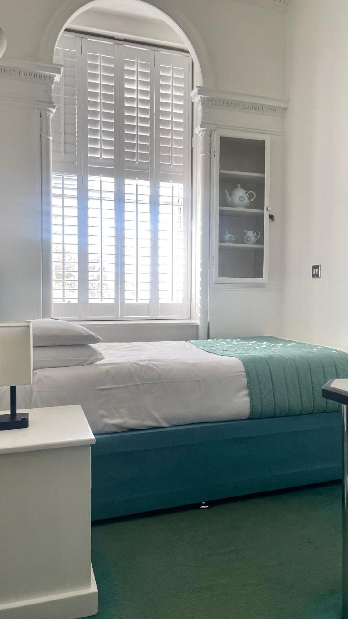 Hotel 63 London Bagian luar foto